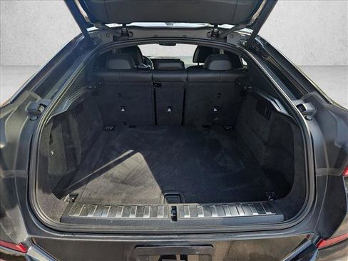 Used 2024 BMW X6 xDrive40i w/ Executive Package image 6