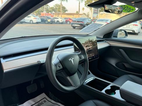 Used 2023 Tesla Model 3 Standard Range RWD image 9