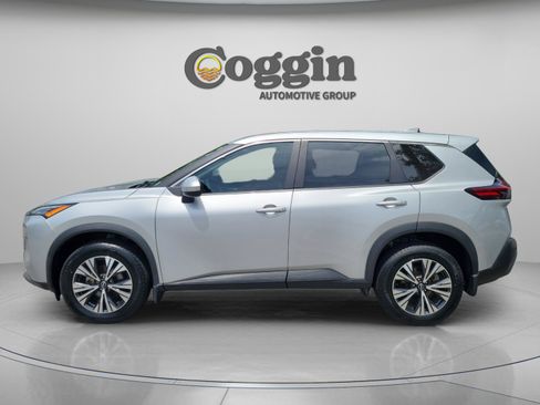 Used 2023 Nissan Rogue SV FWD image 2