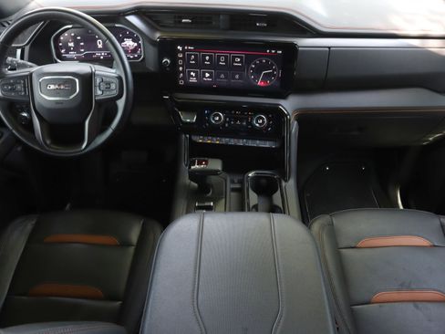 Used 2024 GMC Sierra 1500 AT4 w/ AT4 Preferred Package AWD/4WD image 8