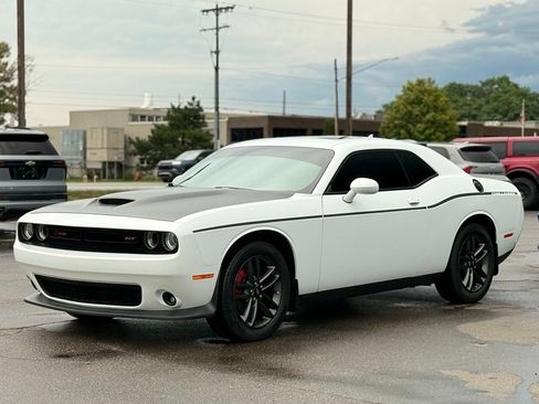 Used 2019 Dodge Challenger GT w/ Plus Package AWD/4WD image 38