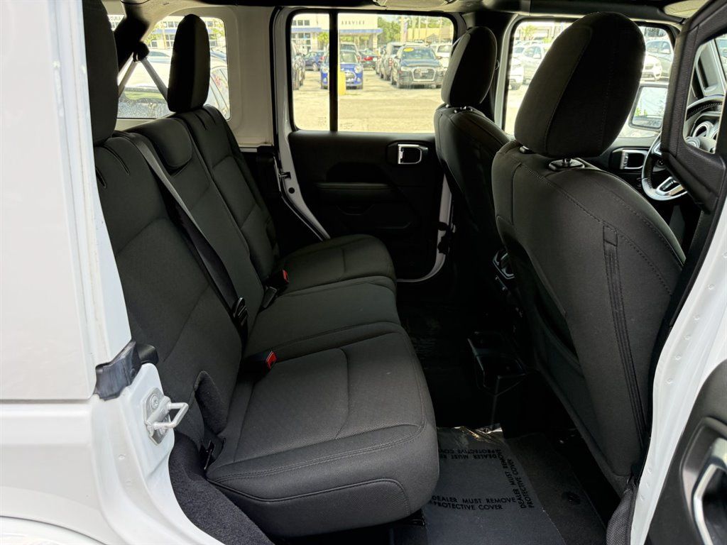 Used 2021 Jeep Wrangler Unlimited Sahara w/ Uconnect 4C Nav & Sound Group AWD/4WD image 18