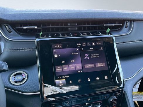 New 2026 Jeep Grand Cherokee Laredo image 10