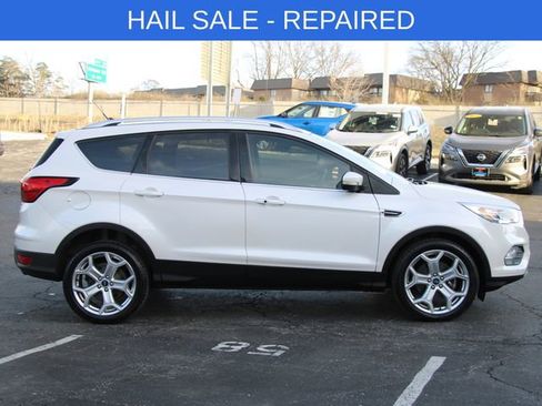 Used 2019 Ford Escape Titanium image 11