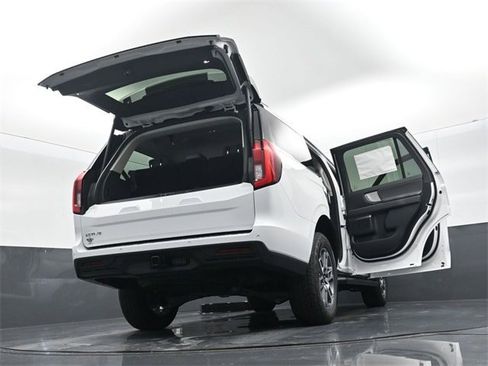 New 2025 Ford Expedition Active image 59