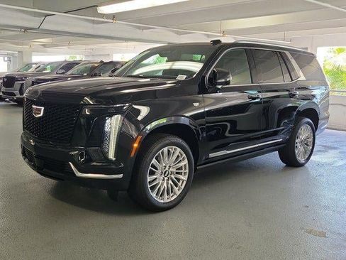 Certified 2025 Cadillac Escalade Premium Luxury RWD image 3