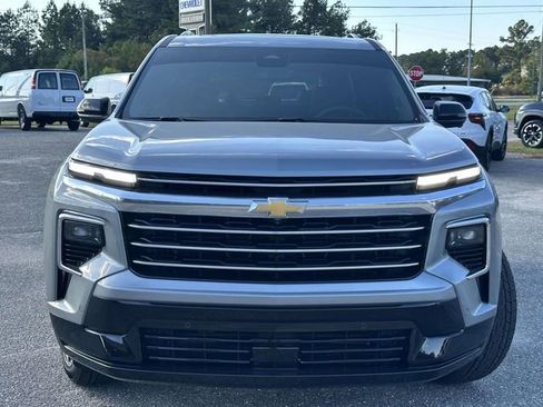 Used 2025 Chevrolet Traverse High Country w/ LPO, Floor Liner Package image 2