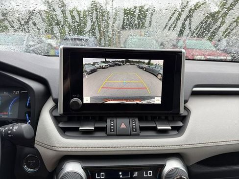 Used 2025 Toyota RAV4 XLE Premium AWD/4WD image 28