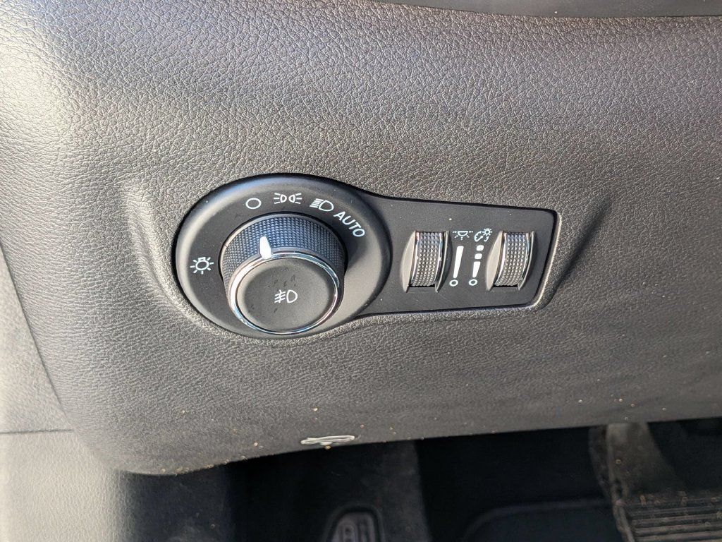 Used 2023 Jeep Compass Limited AWD/4WD image 14