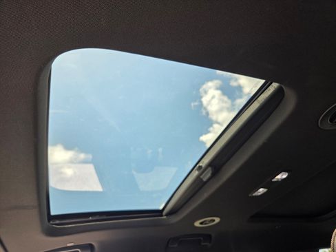 Used 2023 Chevrolet Traverse High Country w/ LPO, Floor Liner Package FWD image 21