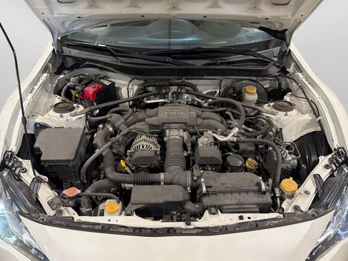 Used 2019 Toyota 86 RWD image 11