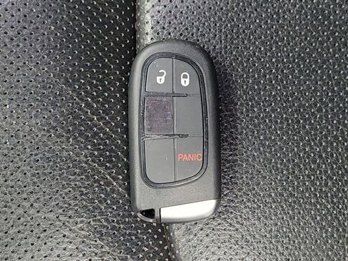 Used 2014 RAM 1500 Laramie w/ Convenience Group image 32