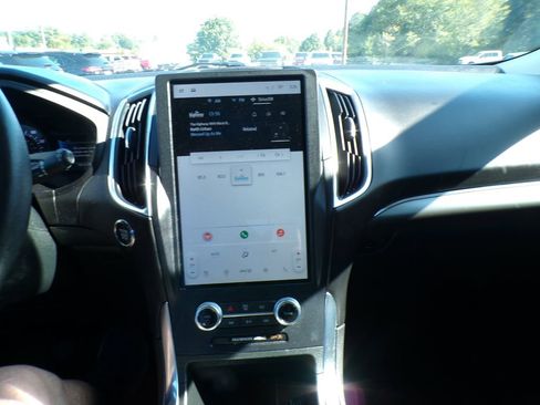 Used 2024 Ford Edge Titanium image 24