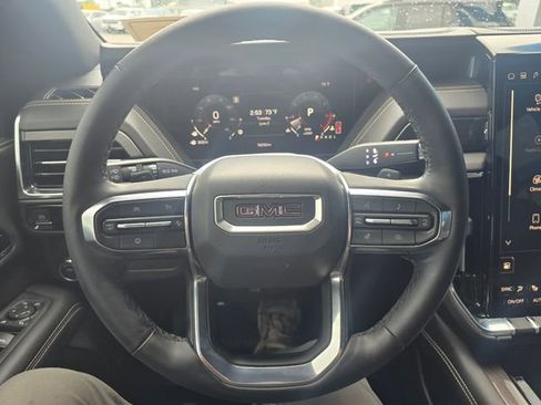 Used 2025 GMC Yukon Elevation w/ LPO, Elevation Black Package RWD image 14