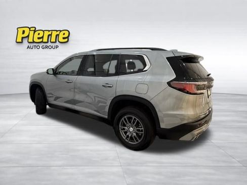 Used 2025 GMC Acadia Elevation image 2