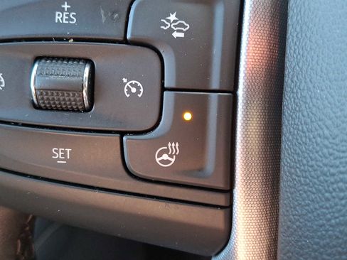 Used 2022 GMC Yukon SLT w/ SLT Luxury Package image 24