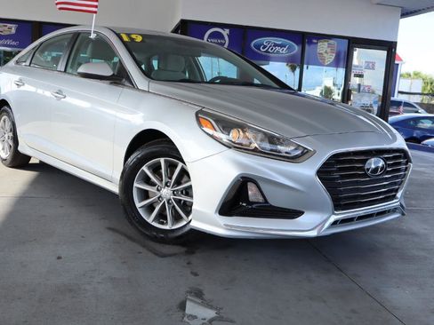 Used 2019 Hyundai Sonata SE FWD image 3
