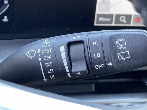 Used 2024 Kia Telluride LX AWD/4WD image 18