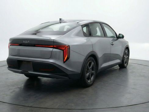 Used 2025 Kia K4 LXS FWD image 9