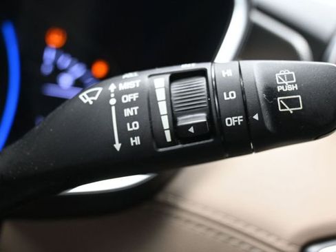 Used 2019 Hyundai Santa Fe Limited image 23