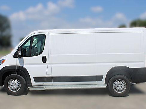 Used 2025 RAM ProMaster 2500 w/ U-Haul Equipment Group FWD image 4