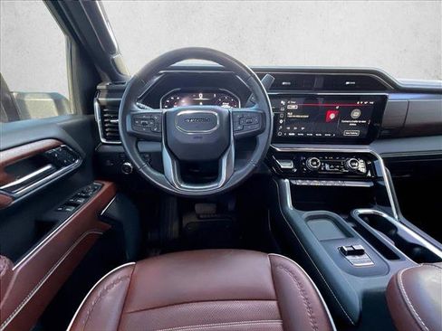 Used 2024 GMC Sierra 3500 Denali Ultimate AWD/4WD image 7