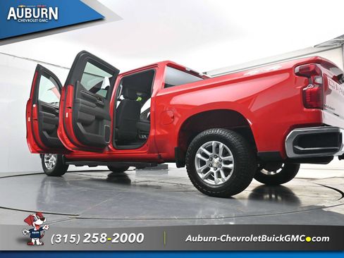 Used 2023 Chevrolet Silverado 1500 LT AWD/4WD image 39
