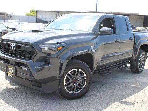 Used 2024 Toyota Tacoma TRD Sport RWD image 16