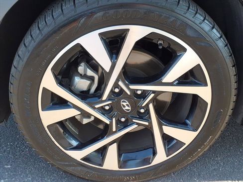 Certified 2022 Hyundai Kona Limited image 9