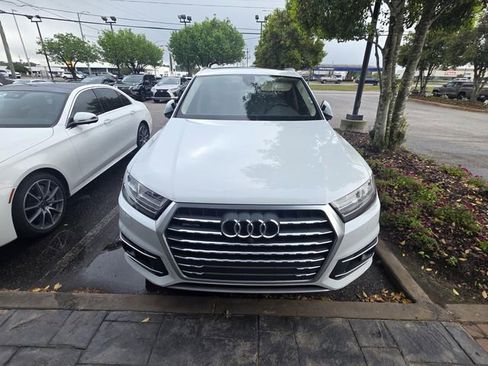 Used 2017 Audi Q7 3.0T Premium Plus w/ Premium Plus Package image 2
