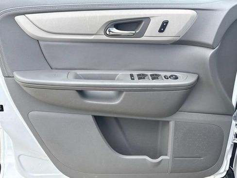 Used 2017 Chevrolet Traverse LT FWD image 24