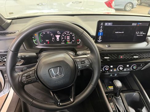 Used 2025 Honda Accord Sport image 31