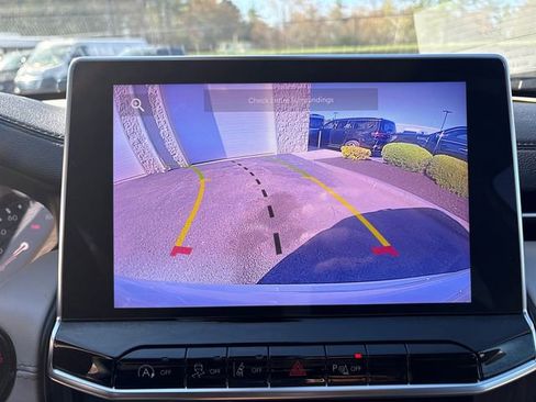 Used 2025 Jeep Compass Limited AWD/4WD image 33