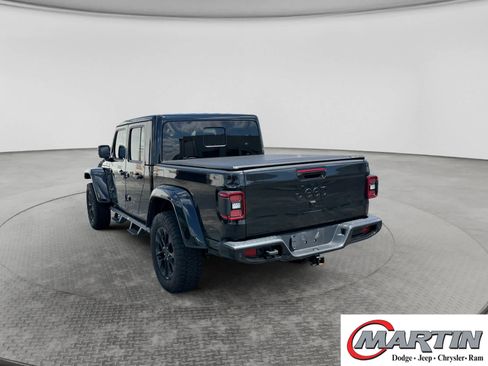 Used 2021 Jeep Gladiator Overland AWD/4WD image 7