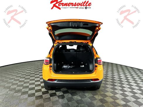 New 2026 Jeep Compass Latitude image 16