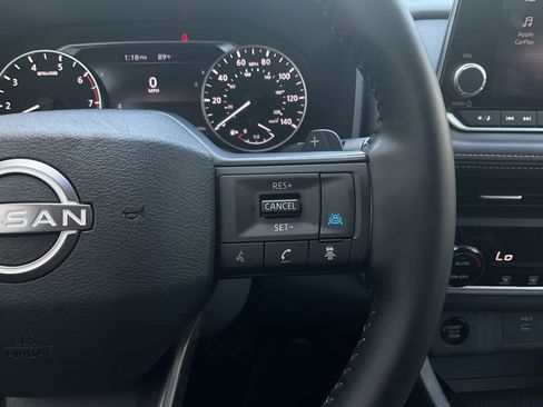 Used 2025 Nissan Rogue SV FWD image 28