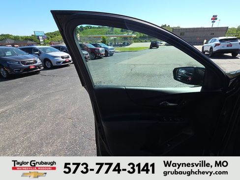 Used 2024 Chevrolet Equinox LT FWD image 12