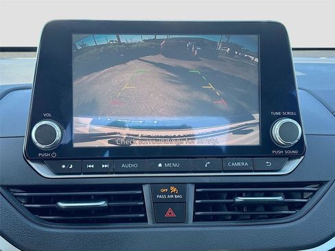 Used 2022 Nissan Altima 2.5 SR w/ Midnight Edition Package image 13