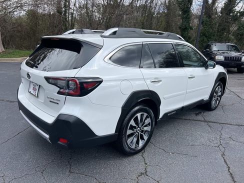 Used 2023 Subaru Outback Touring image 7