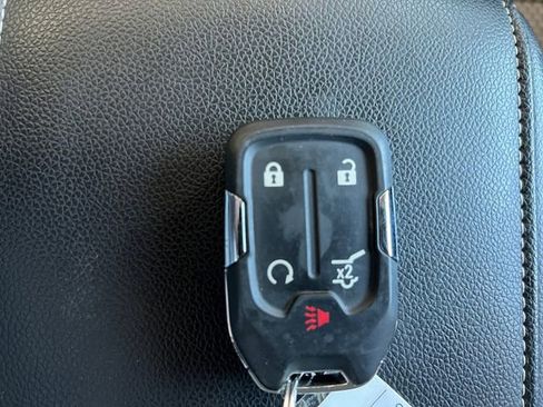 Used 2020 GMC Acadia SLE w/ Driver Convenience Package FWD image 24