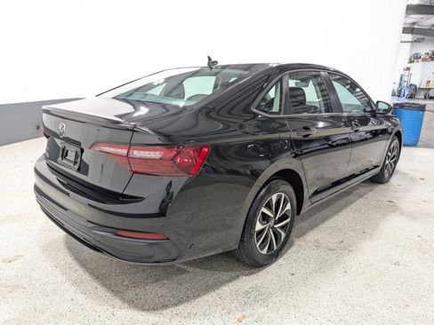 Used 2022 Volkswagen Jetta S image 3