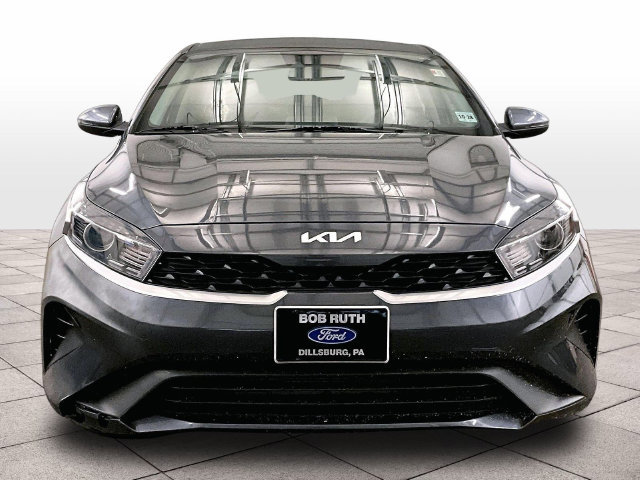 Used 2023 Kia Forte Sedan FWD image 3
