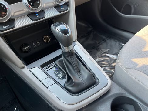 Used 2019 Hyundai Elantra SEL FWD image 20