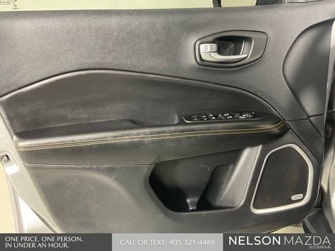 Used 2021 Jeep Compass Limited w/ Sun and Sound Group AWD/4WD image 17