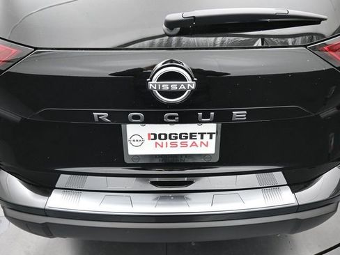 New 2026 Nissan Rogue SV image 10