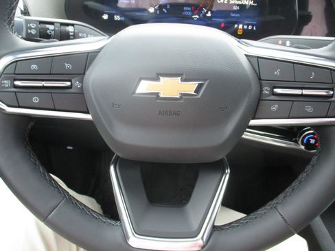 New 2026 Chevrolet Equinox LT w/ Convenience Package II image 19