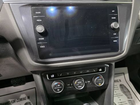 Used 2020 Volkswagen Tiguan SE AWD/4WD image 12