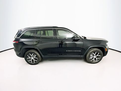 Used 2023 Jeep Grand Cherokee Limited image 10