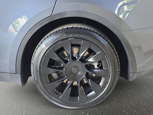 Used 2021 Tesla Model Y Long Range AWD/4WD image 36