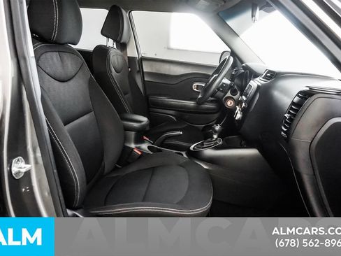 Used 2018 Kia Soul FWD image 19